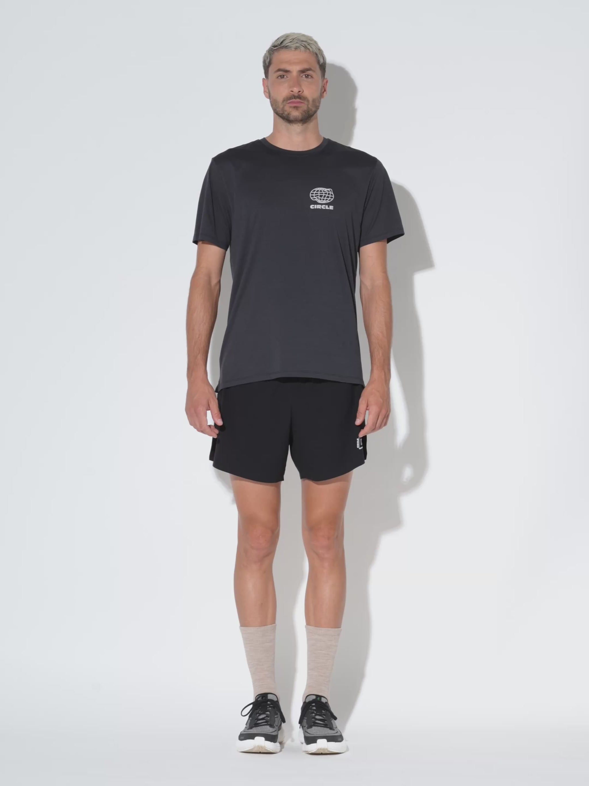 T-shirt_Agility_3.0_onyx_black_men_2.mp4