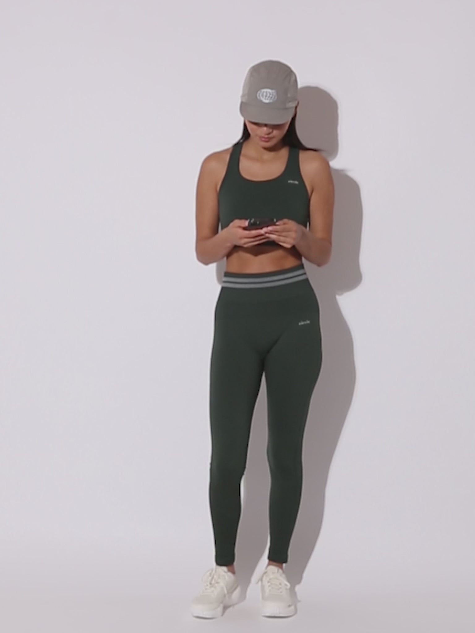 pack_brassiere_keep_the_flow_legging_keep_the_flow_forest_green_2.mp4