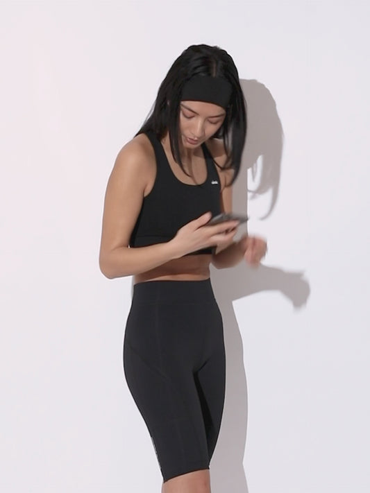 short_back_on_track_onyx_black_2.mp4