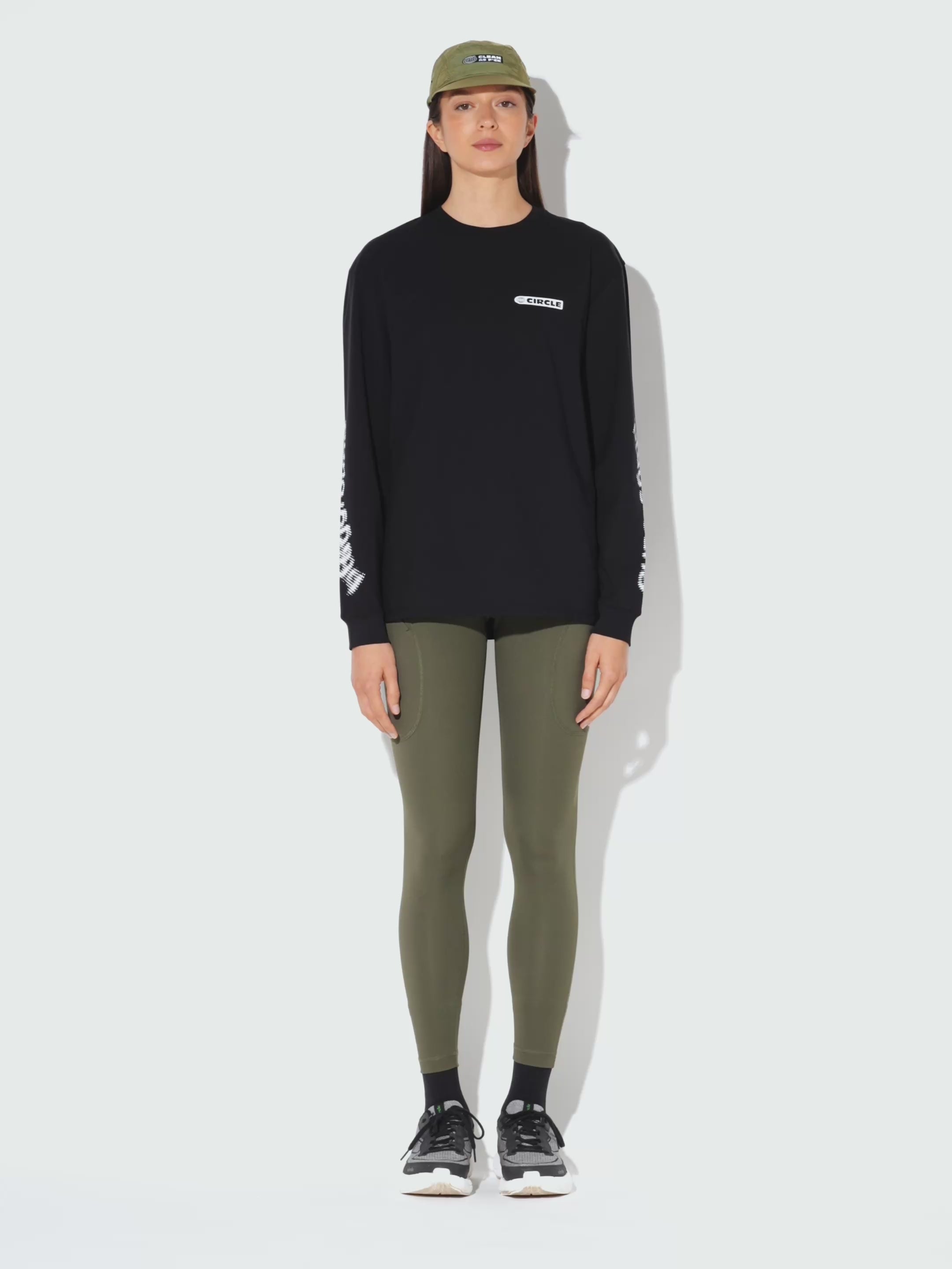 T-shirt_manches_longues_Feel_Good_Run_Track_2.0_onyx_black_women_2.mp4