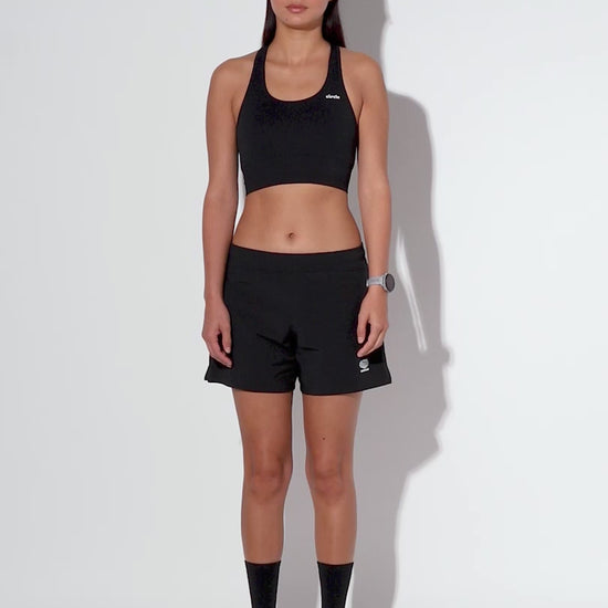 short_everystride_onyx_black_women_2.mp4