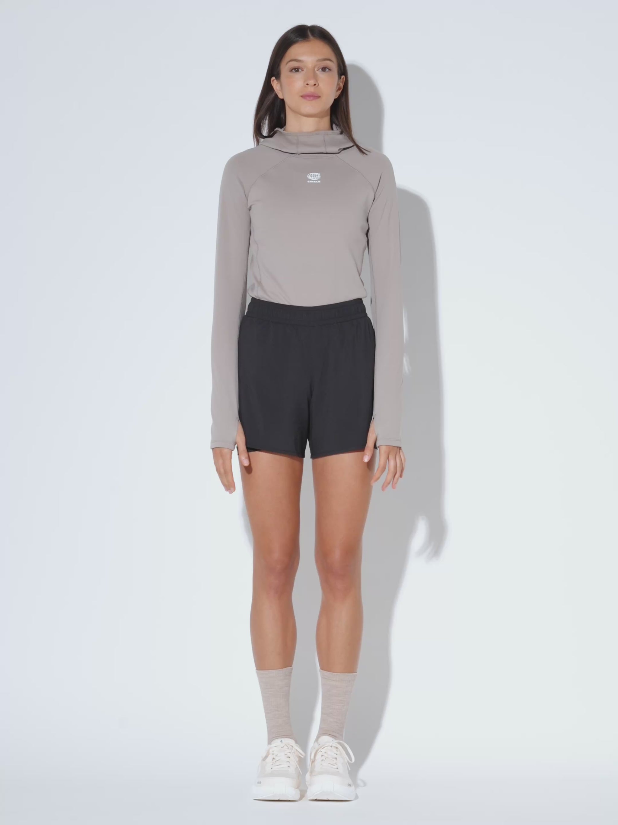 Short_Super_Short_2_en_1_onyx_Black_women_2.mp4